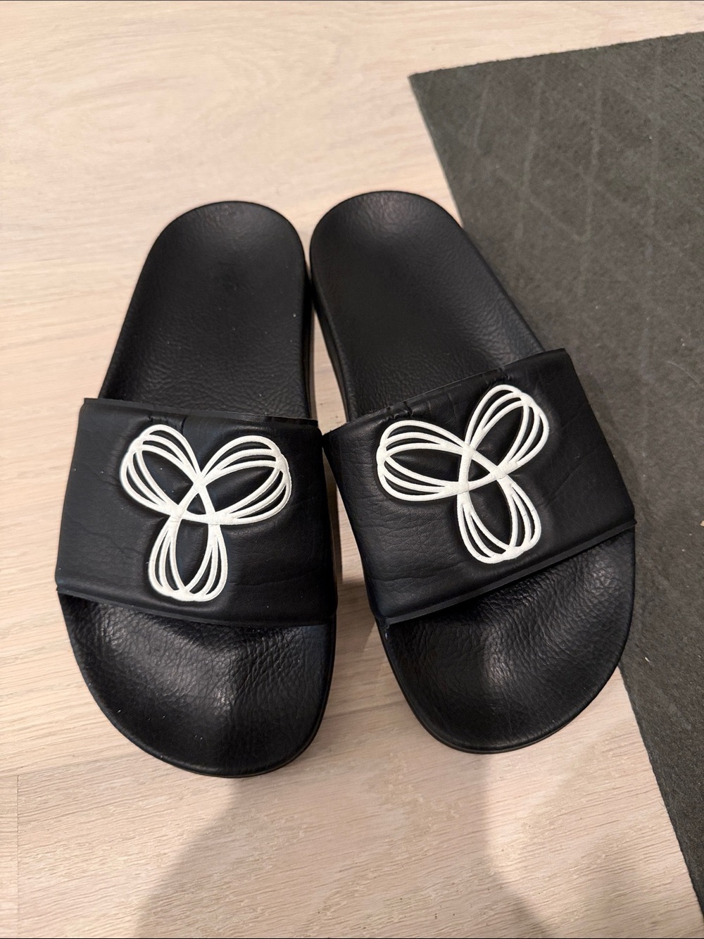 TNA slides / sandals